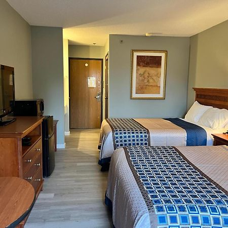 Royal Inn Suites Huntington Екстериор снимка