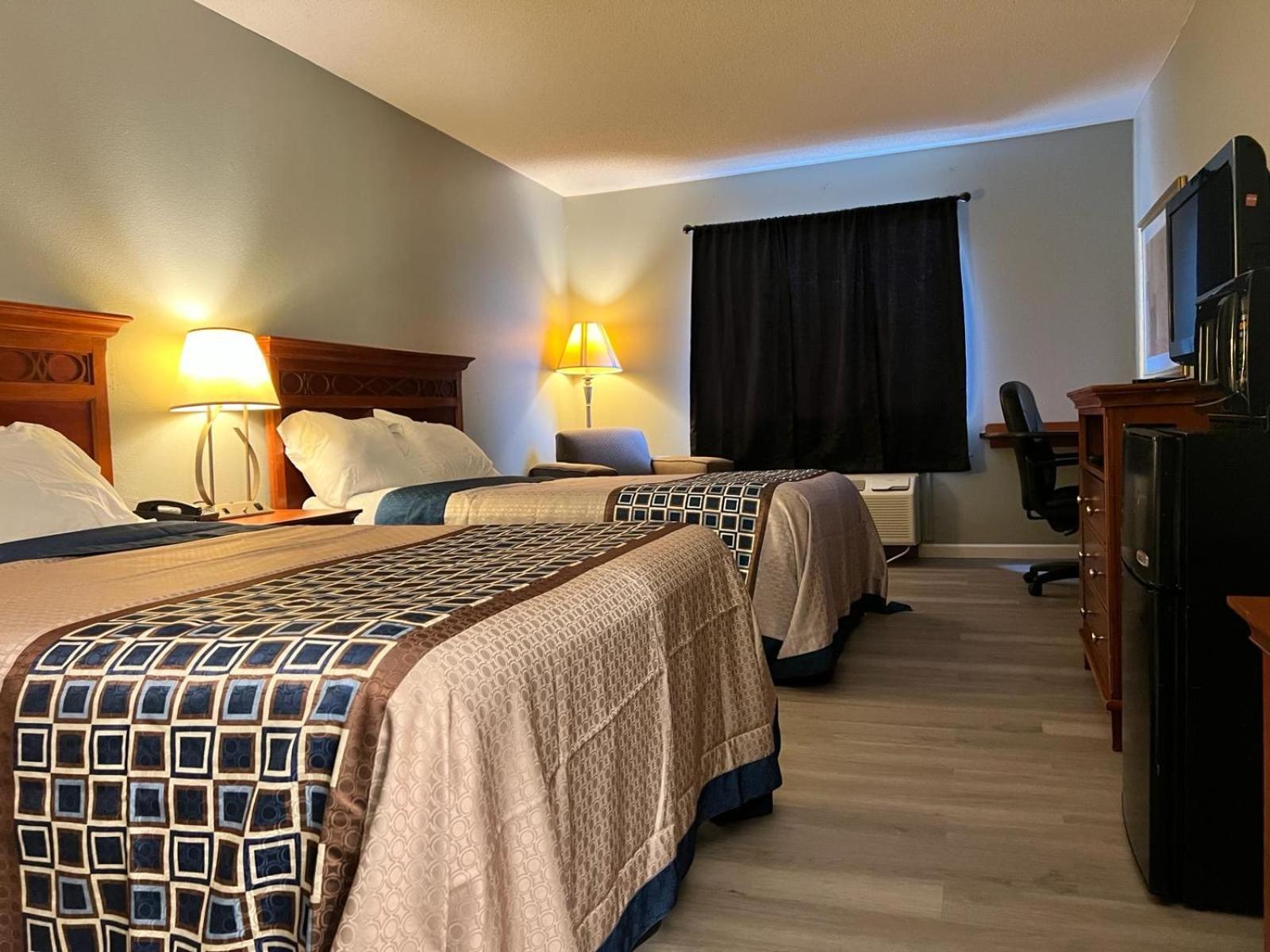 Royal Inn Suites Huntington Екстериор снимка