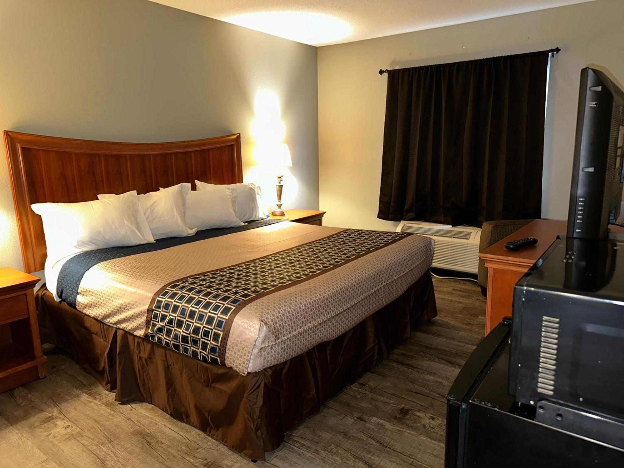 Royal Inn Suites Huntington Екстериор снимка